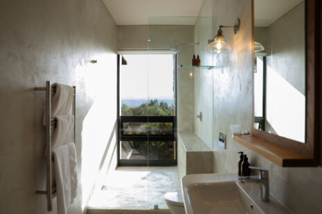 Sunbird Apartment Room
